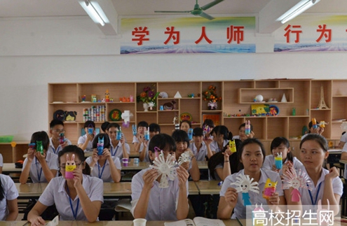 雅安幼师学校