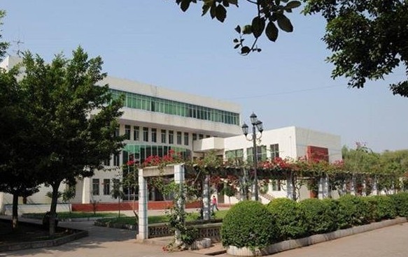 四川省凉山卫生学校寝室宿舍条件与学校食堂环境图片