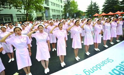 成都中医大卫校社区康复护理专业就业前景好吗